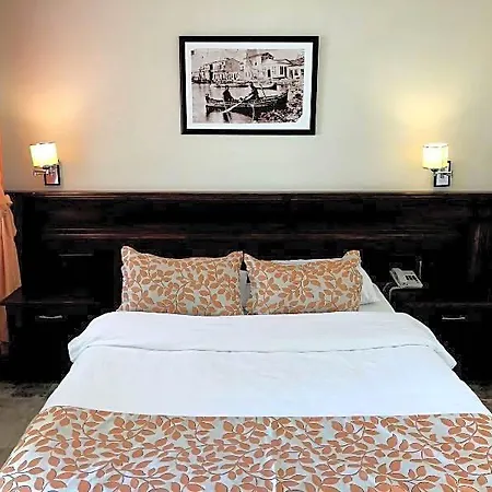 Deniz Hotel 3*
